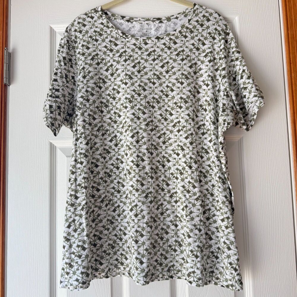 Preswick & Moore Womens 1X Olive Green White Geometric Print Short Sleeve Tee